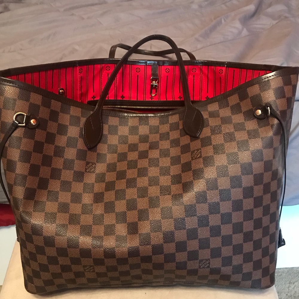 Authentic Louis Vuitton Neverfull GM (large)